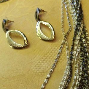 Necklace and earrings set